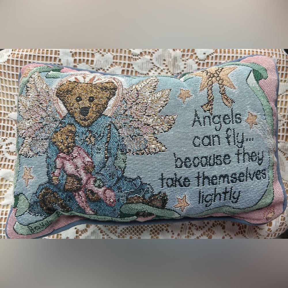 3/$30✨ 🧸Vintage Boyds Bears & Friends Angel Bear Tapestry Throw Pillow ❤️EUC❤️